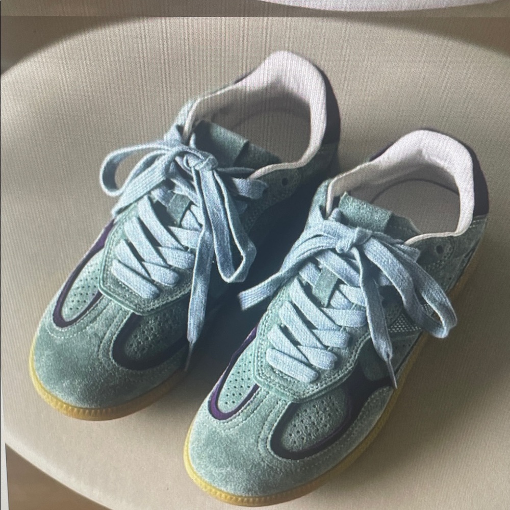 Stylish Women's Sneakers in Blue and Purple